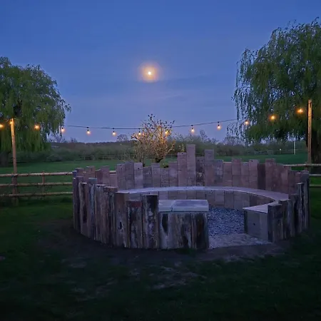 Bridge Glamping - Lunar Tent Οργανωμένο κάμπινγκ