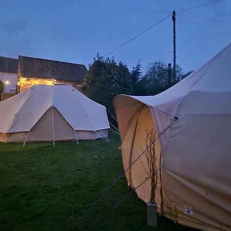 Bridge Glamping - Lunar Tent Aldwark (North Yorkshire)