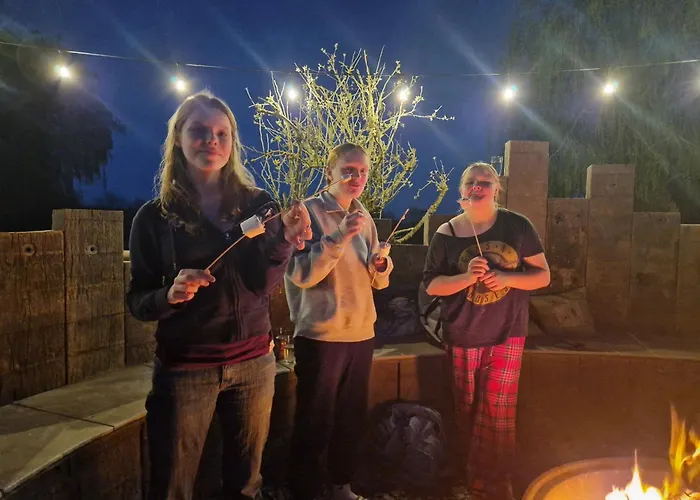 Bridge Glamping - Lunar Tent Luxury tent