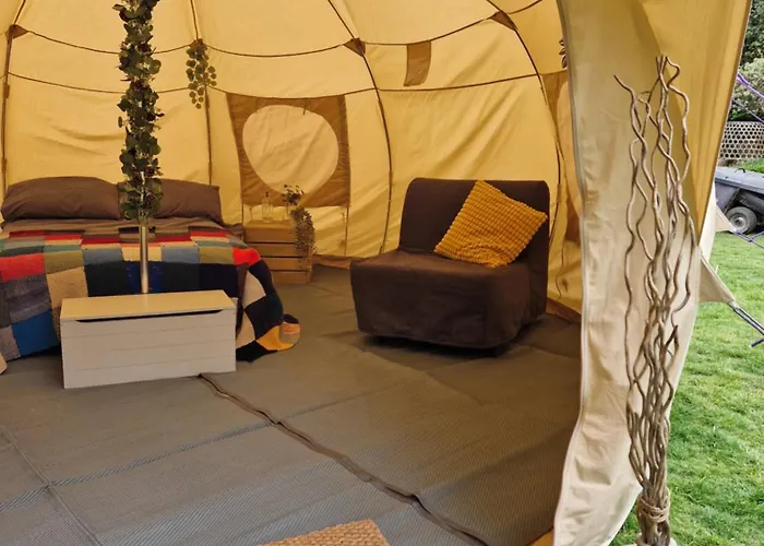 Bridge Glamping - Lunar Tent * Aldwark (North Yorkshire)