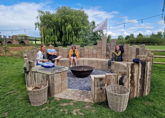 Bridge Glamping - Lunar Tent