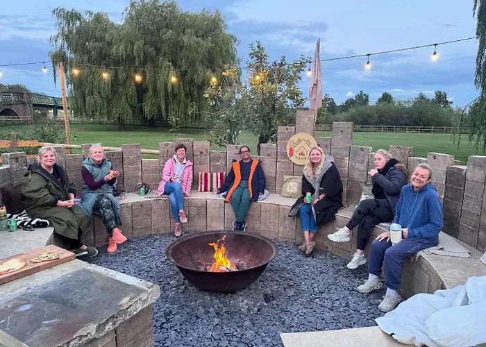 Bridge Glamping - Lunar Tent Aldwark (North Yorkshire)